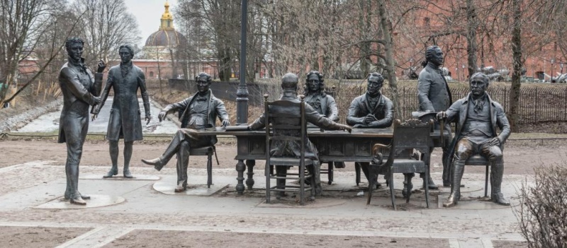 Как установить памятник в Петербурге: что делать и куда обратиться?