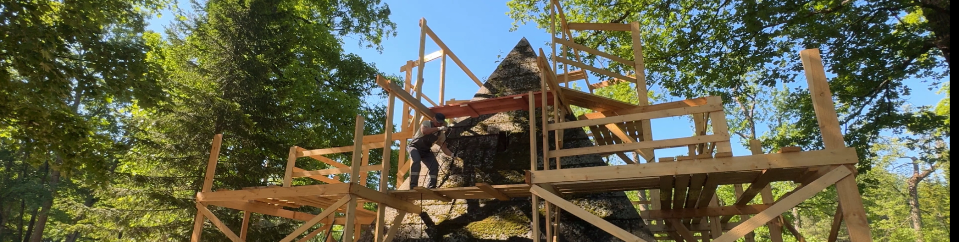 Обложка: В «Царском Селе» началась реставрация Пирамиды