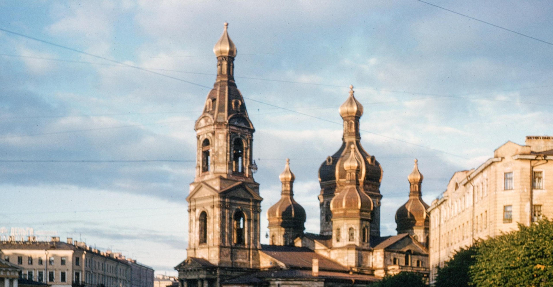 Градозащитники просят власти восстановить собор на месте выхода из метро «Сенная площадь» 