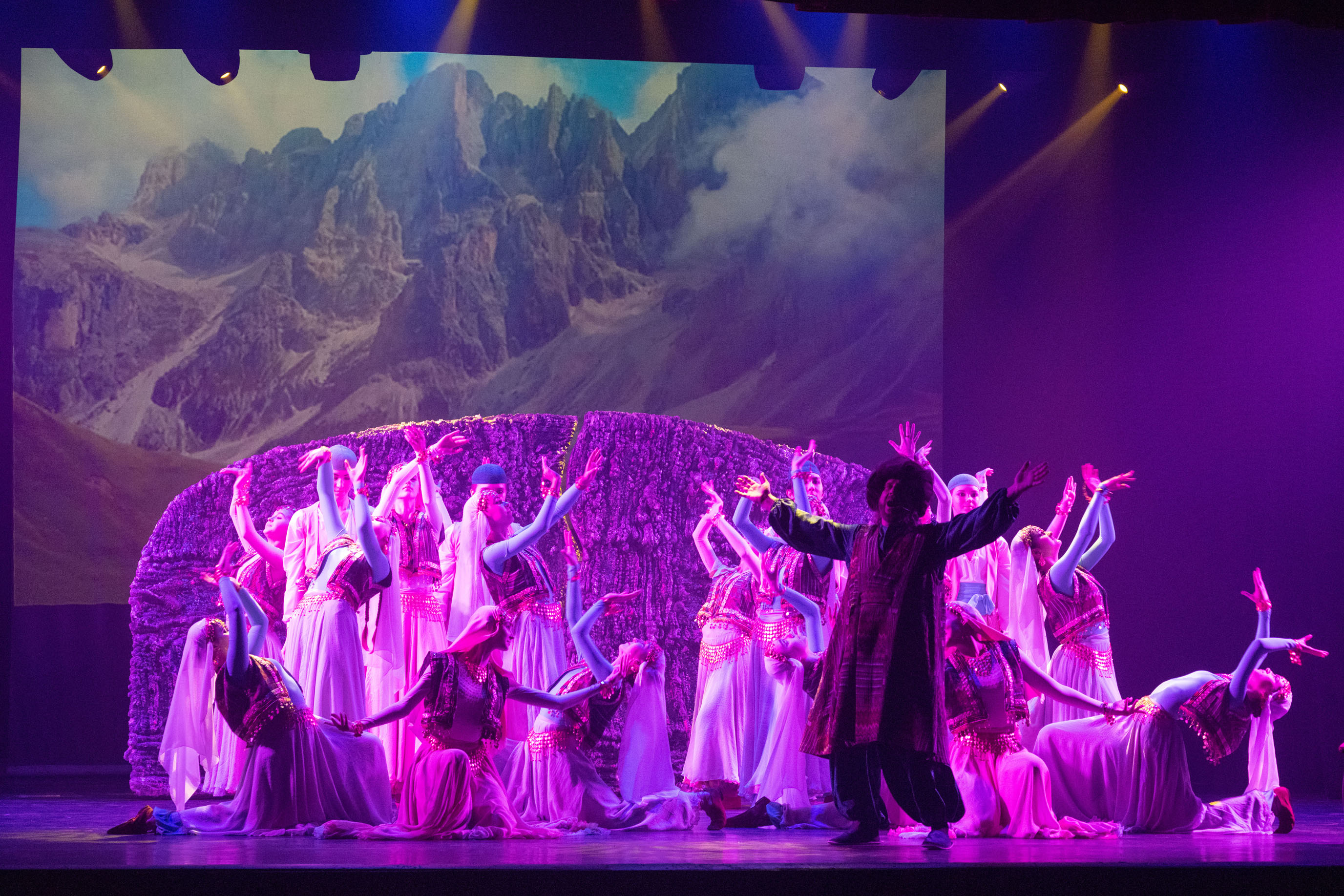 «Али-Баба и сорок разбойников» запоют на сцене «У Финляндского»1