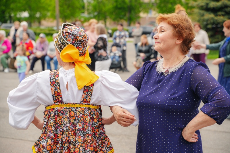 «Городские танцевальные веранды» стартовали у КДЦ «Максим»