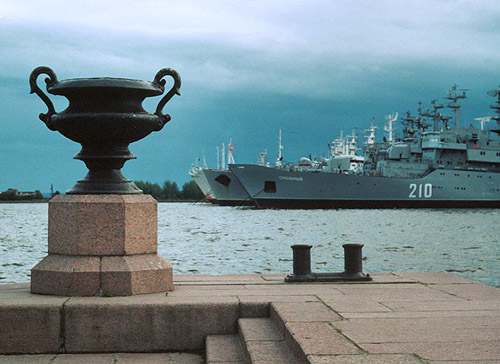 Военно-морской Петербург: от Петра Великого до наших дней Военно-морской Петербург: от Петра Великого до наших дней