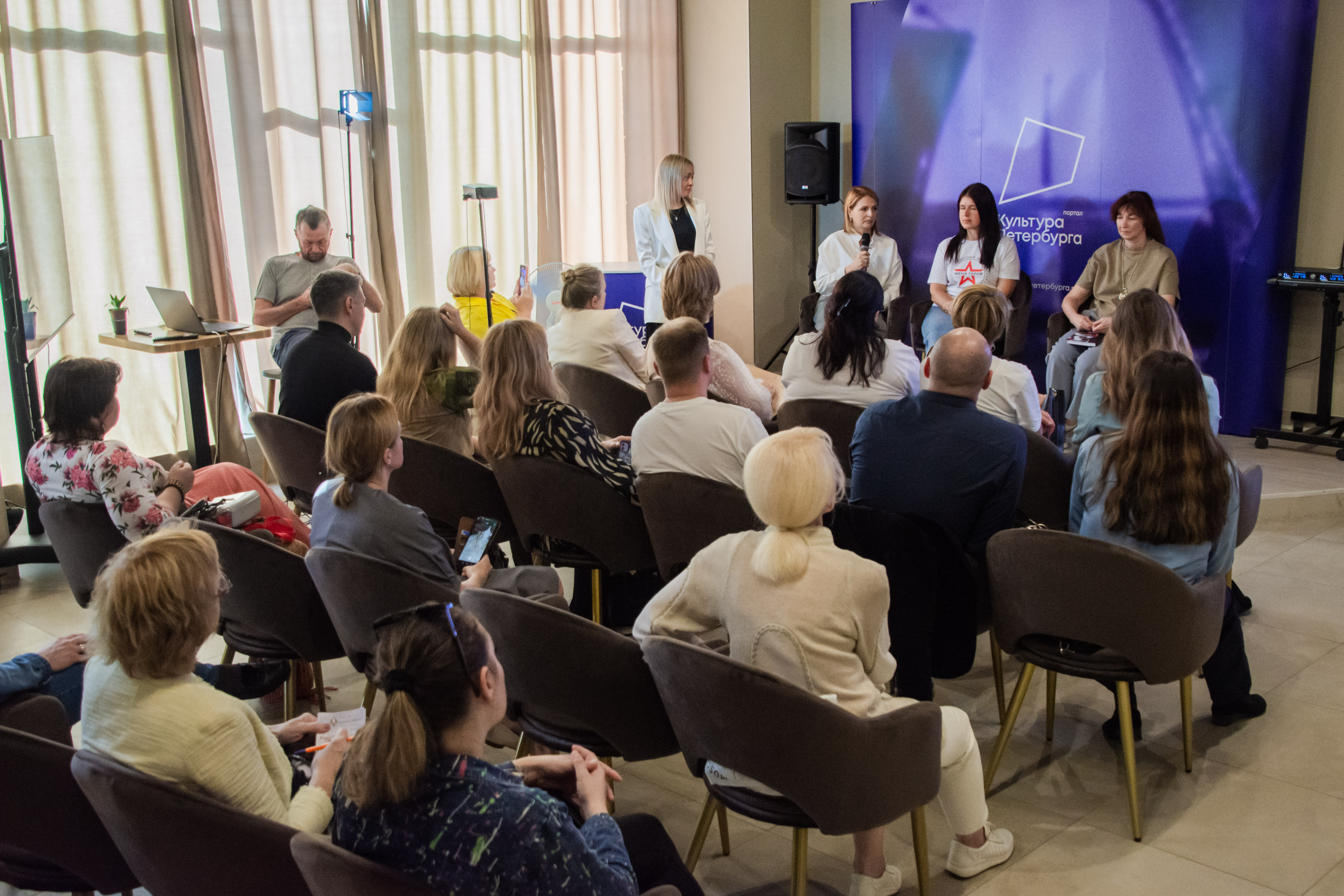 В медиацентре «Культура Петербурга» открылась выставка «Закаленная сталь России»     5