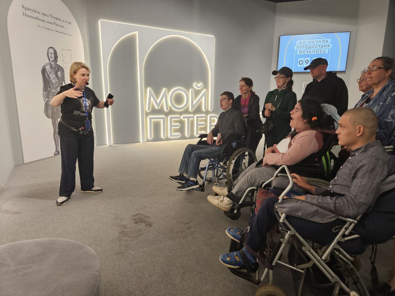 Участники проекта «Многомерность культуры» посетили выставку «Мой Петербург»3