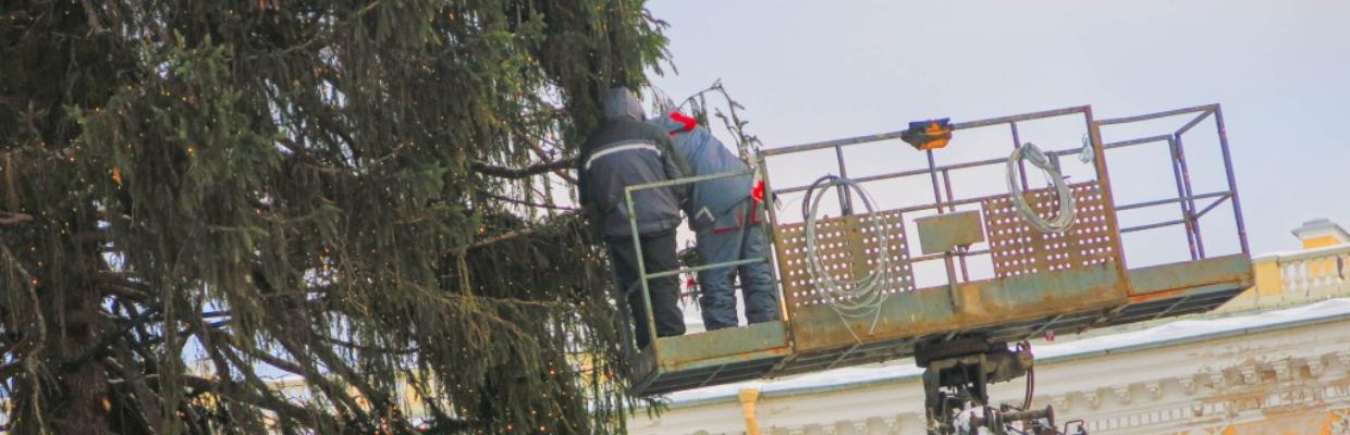 К Новому году и Рождеству в городе подготовили более 300 праздничных мероприятий