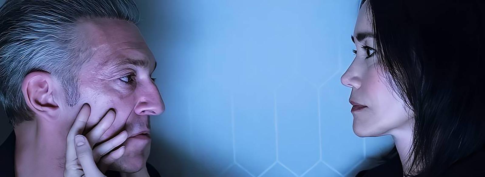 Обложка: В «Авроре» за неделю до выхода покажут «Саван» Кроненберга