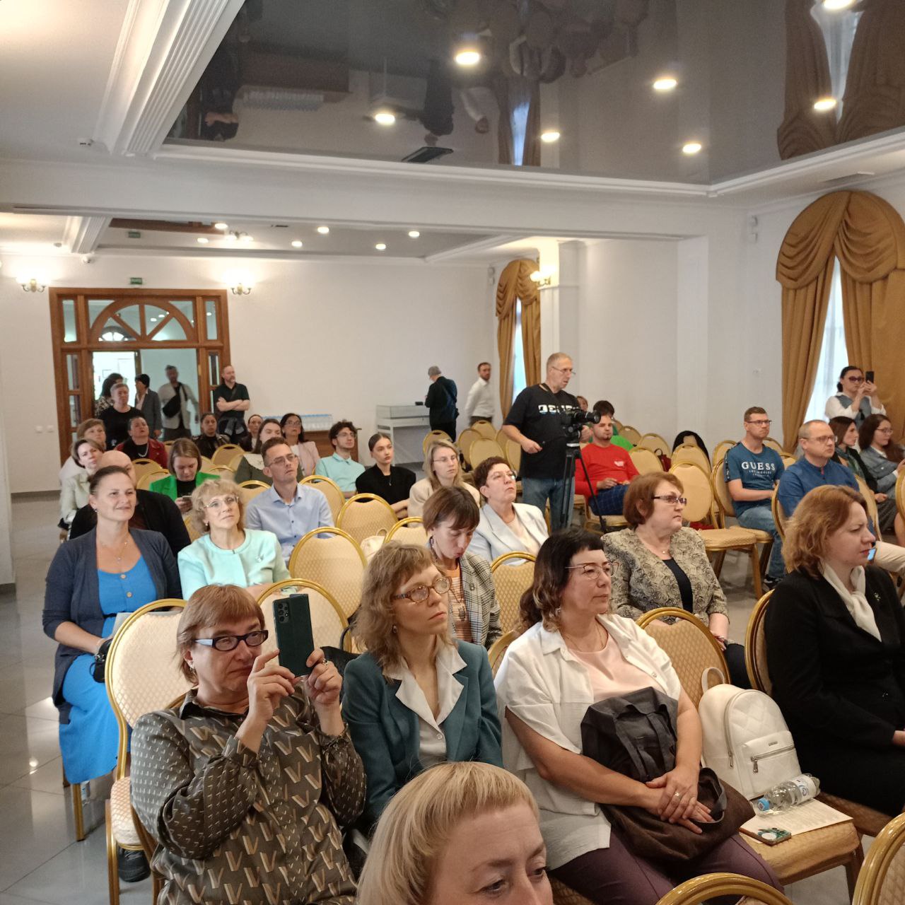 Круглый стол «Инклюзия в культуре» прямо сейчас проходит в Петропавловской крепости3
