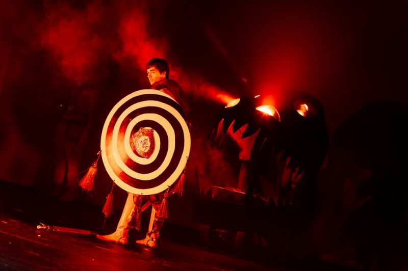 Спектакль «Там, где живут драконы» в Балтийском доме