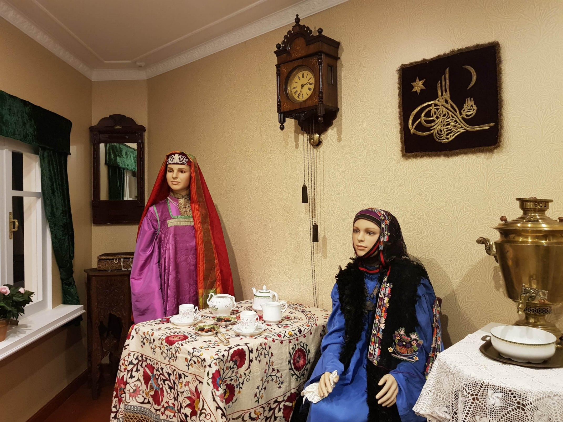 https://ethnomuseum.ru/events1/excursion/regular/ekskursiya-tatary-povolzhya-i-priuralya1/