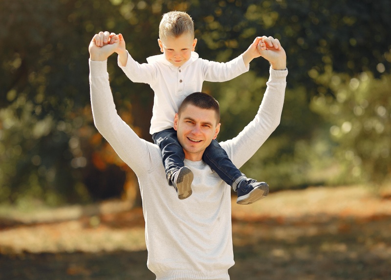 В России в пятый раз официально празднуется День отца