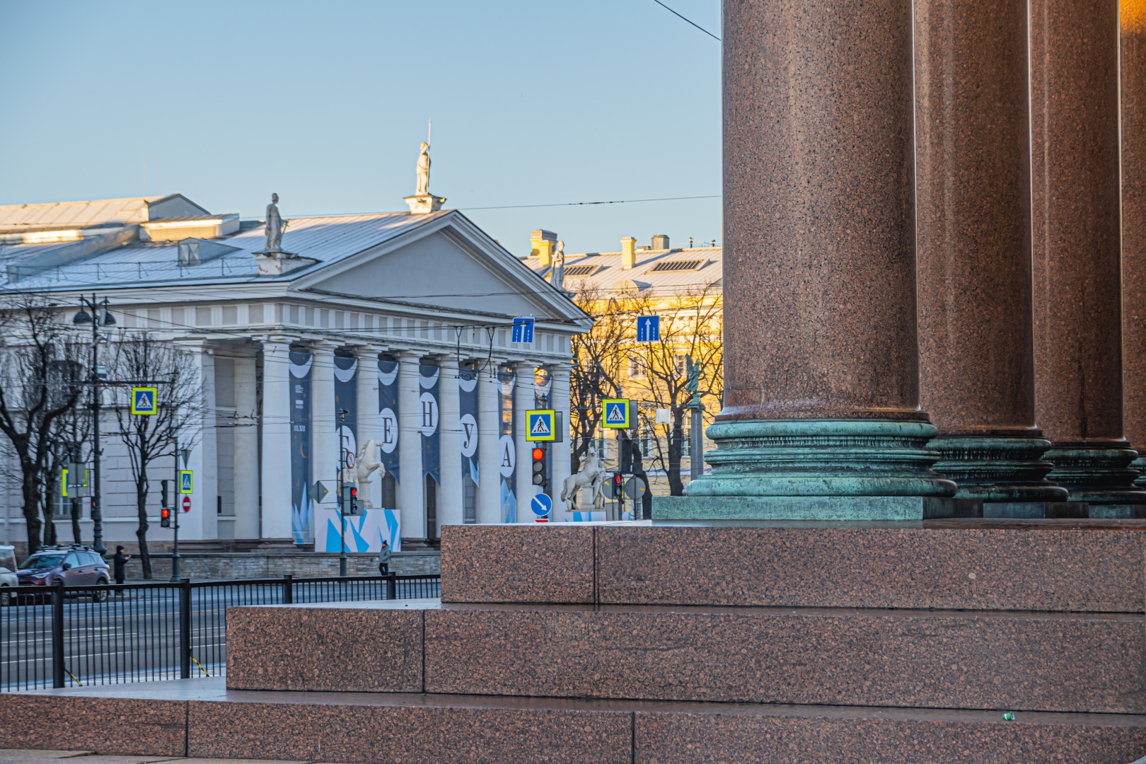 ЦВЗ «Манеж» открыл двери в мир династии Бенуа