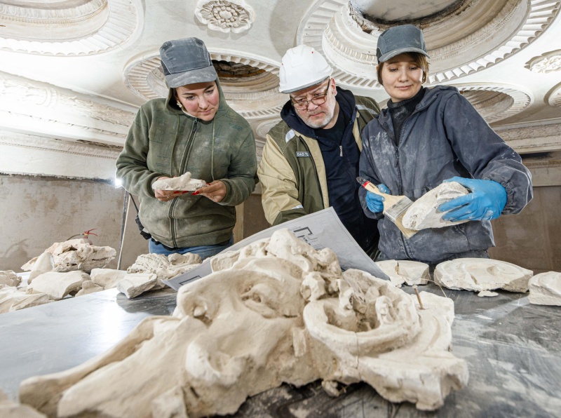 В дымовой трубе Дома Радио нашли барельеф 1910-х годов