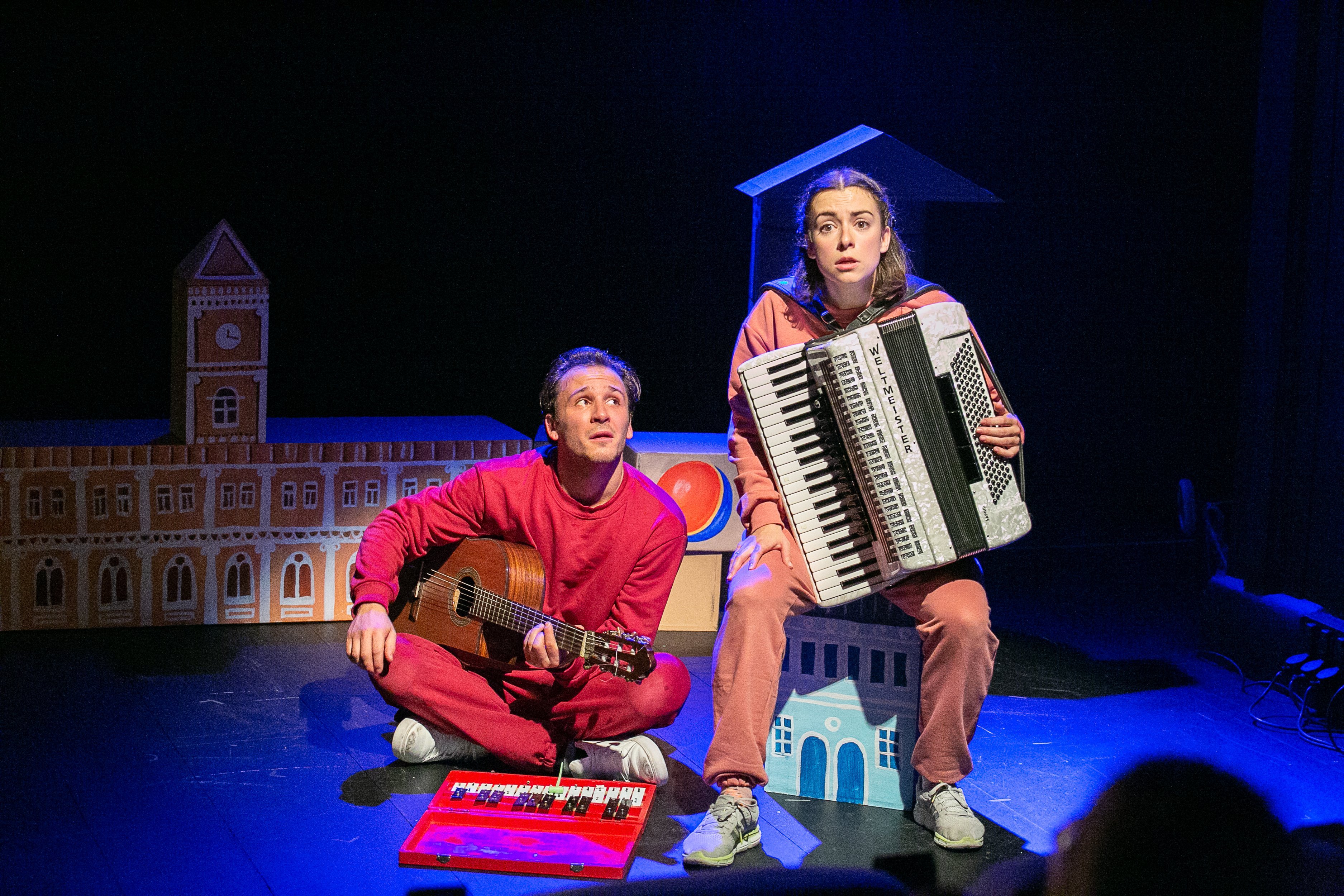 Спектакль "Маршак-Маршак" нравится и детям, и взрослым. Фото: Юлия Смелкина.