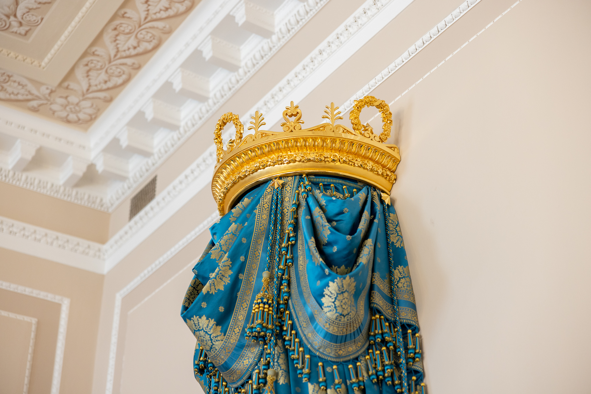 В Петергофе восстанавливают опочивальню императрицы Марии Фёдоровны 9