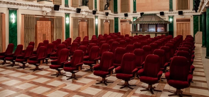 Кинотеатр «Аврора» запустил цикл кинолекций для профессионалов