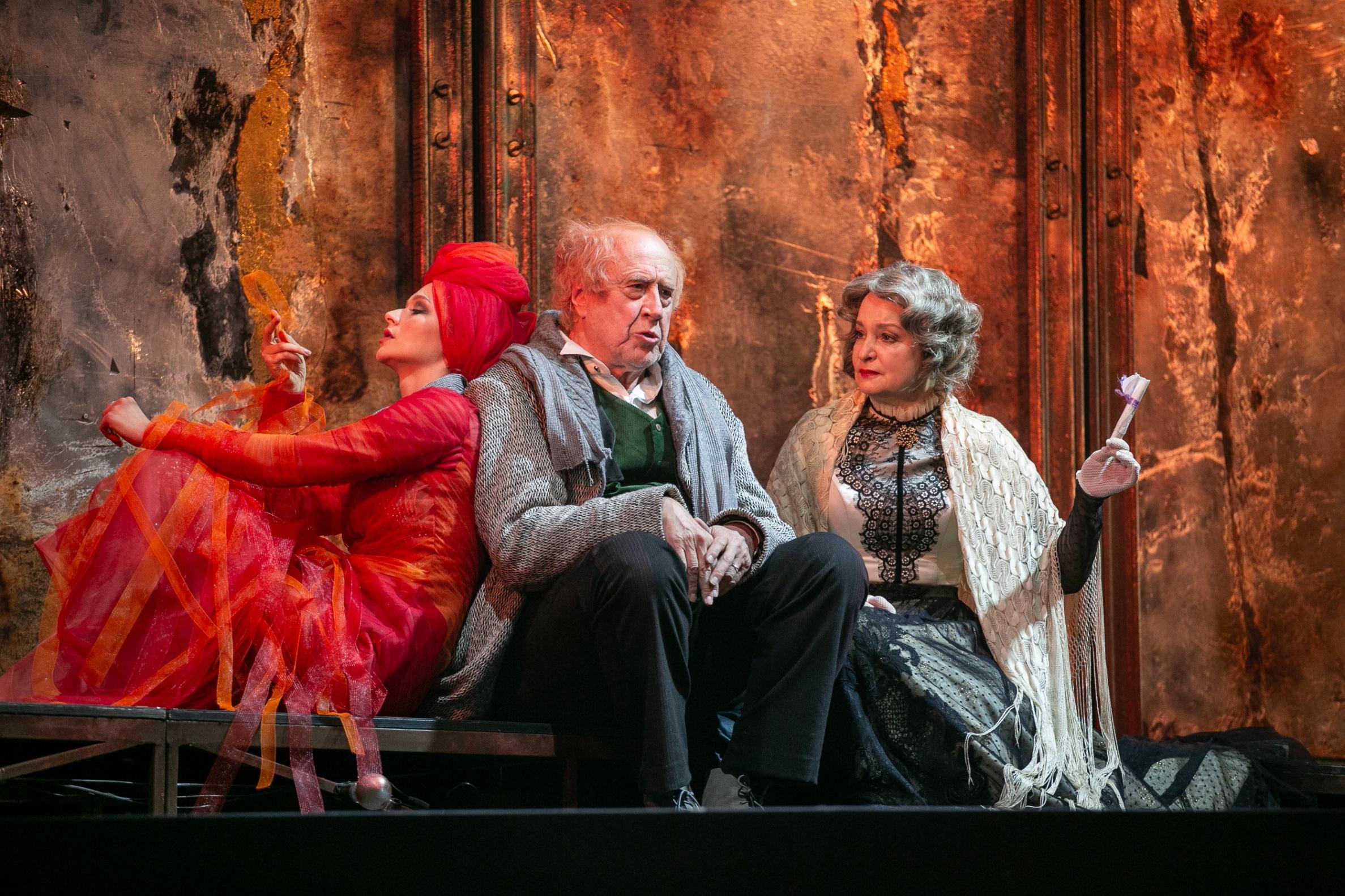 Спектакль «Бешеные деньги»