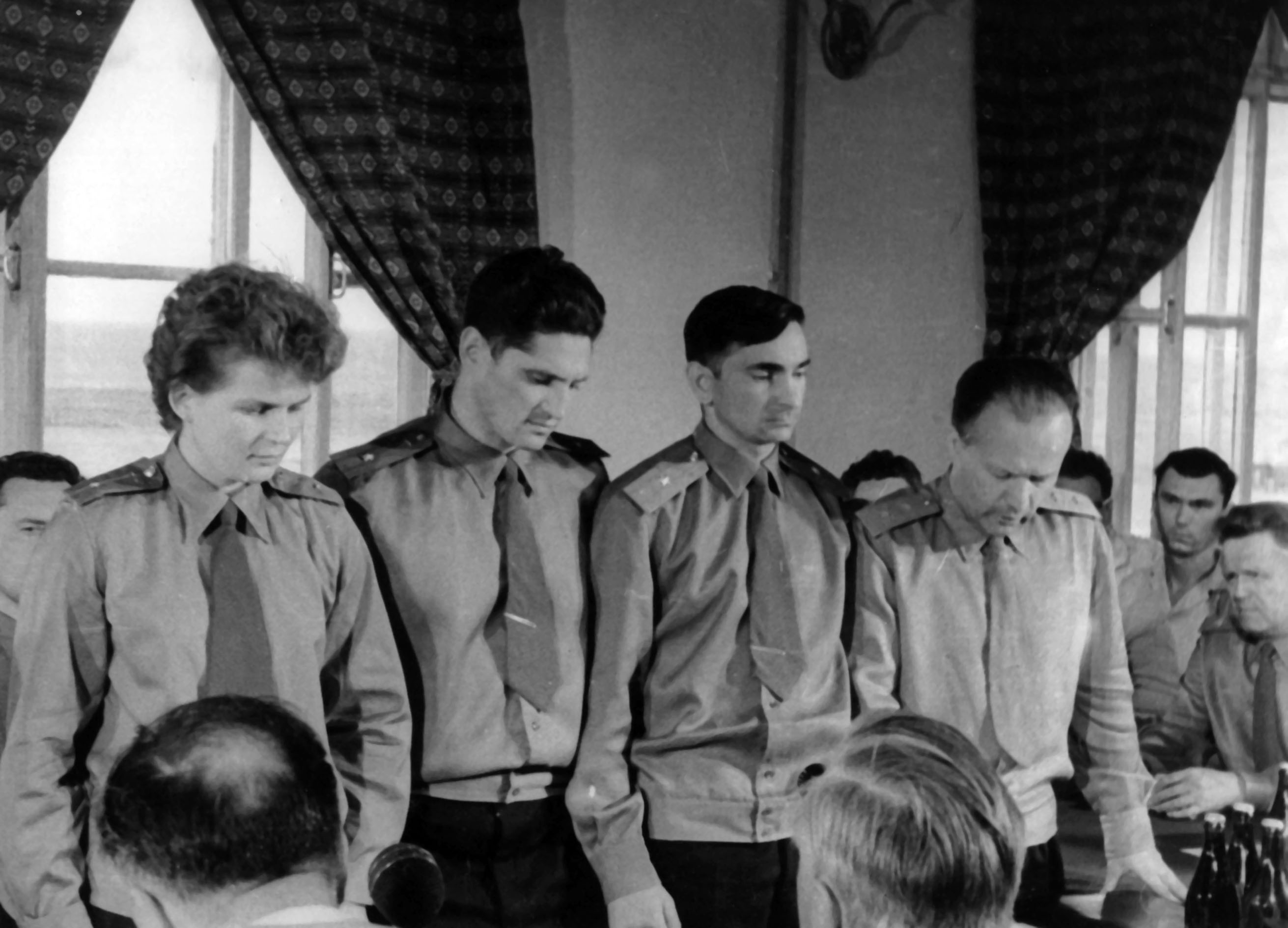 В Музее артиллерии можно увидеть картину о советском космонавте на Марсе5