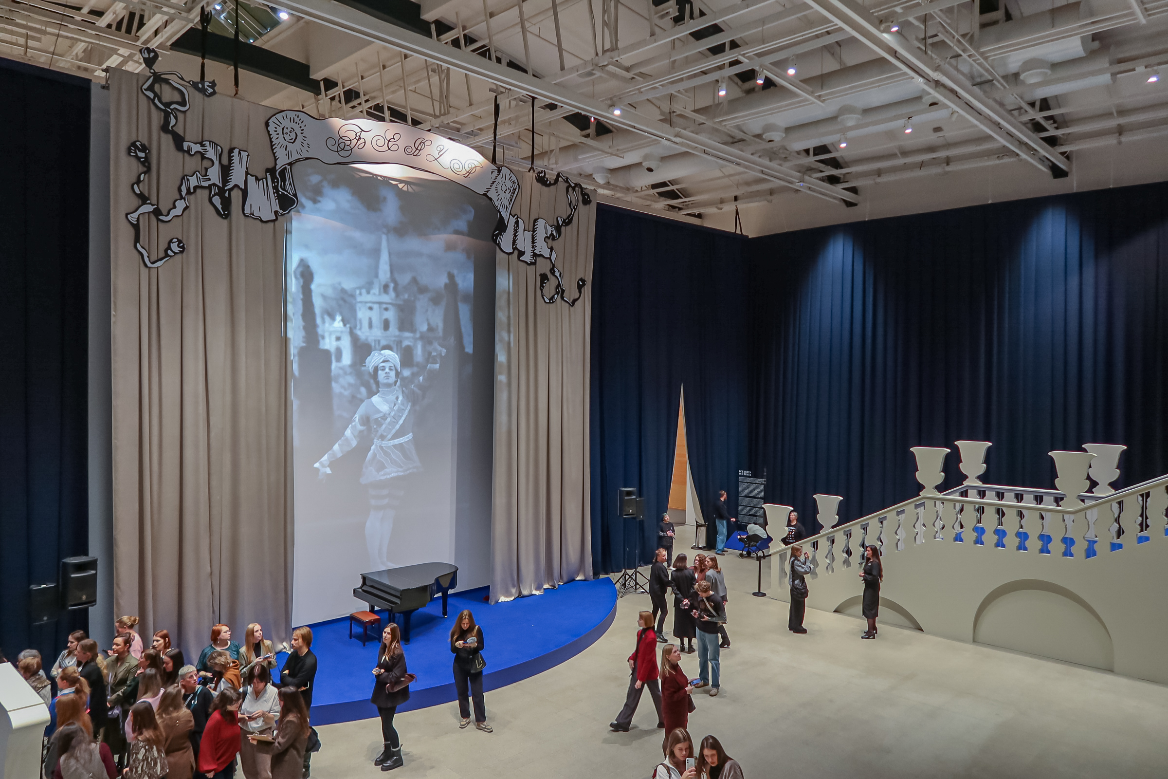 ЦВЗ «Манеж» открыл двери в мир династии Бенуа11