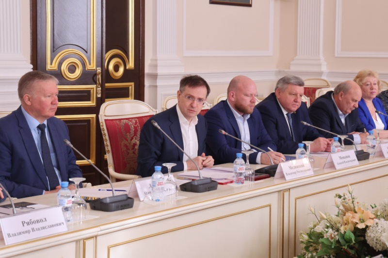 Петербургские писательские организации объединили в составе Союза писателей России Петербургские писательские организации объединили в составе Союза писателей России