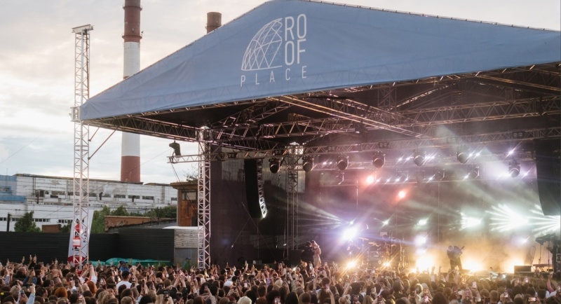 Музыкальный фестиваль на крыше Roof Fest. Фото заставки: правообладатель – Музыкальный фестиваль на крыше Roof Fest. Источник: vk.com/roof_fest Музыкальный фестиваль на крыше Roof Fest. Фото заставки: правообладатель – Музыкальный фестиваль на крыше Roof Fest. Источник: vk.com/roof_fest