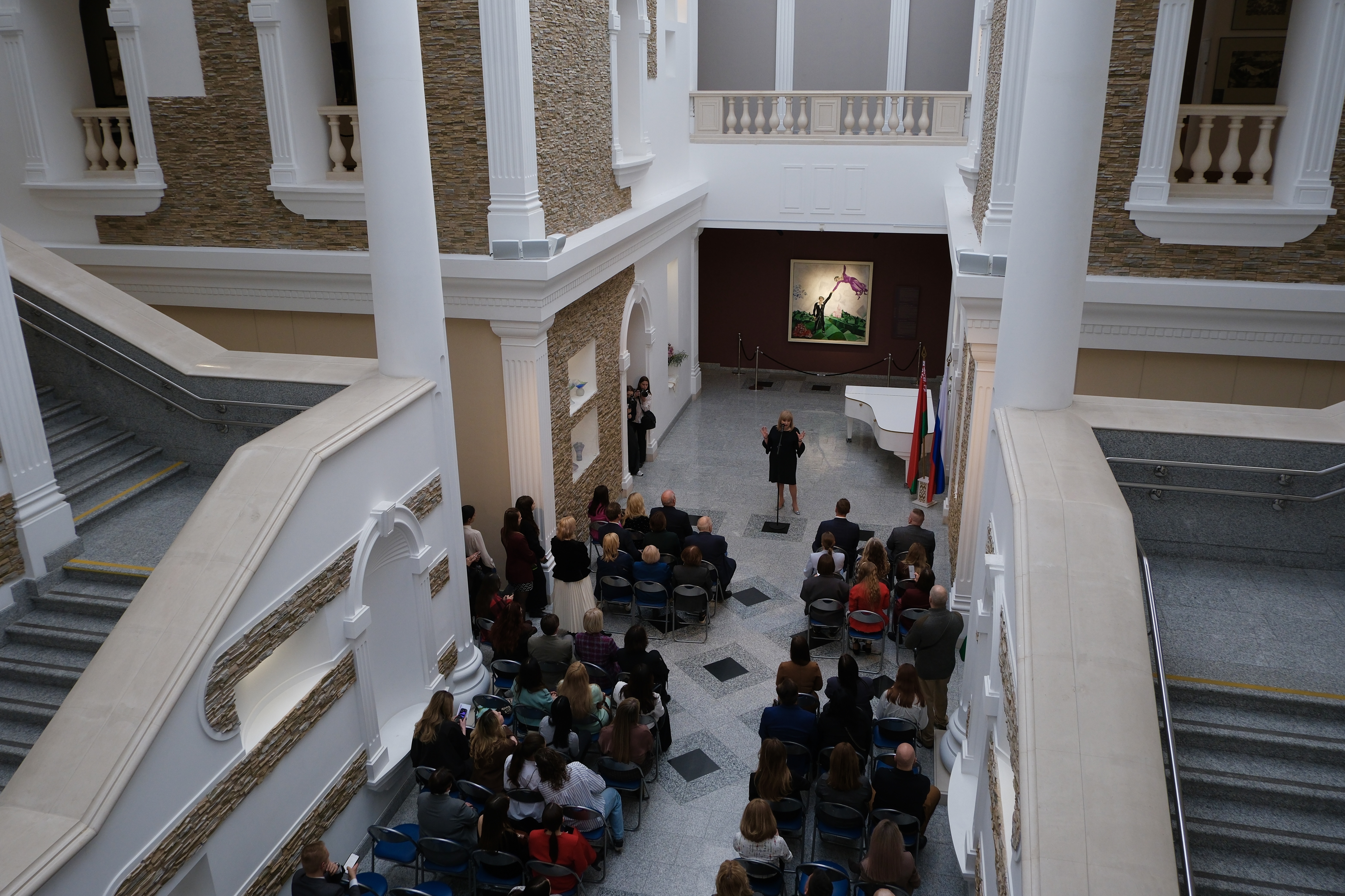  Русский музей впервые показывает «Прогулку»  Шагала на родине художника3