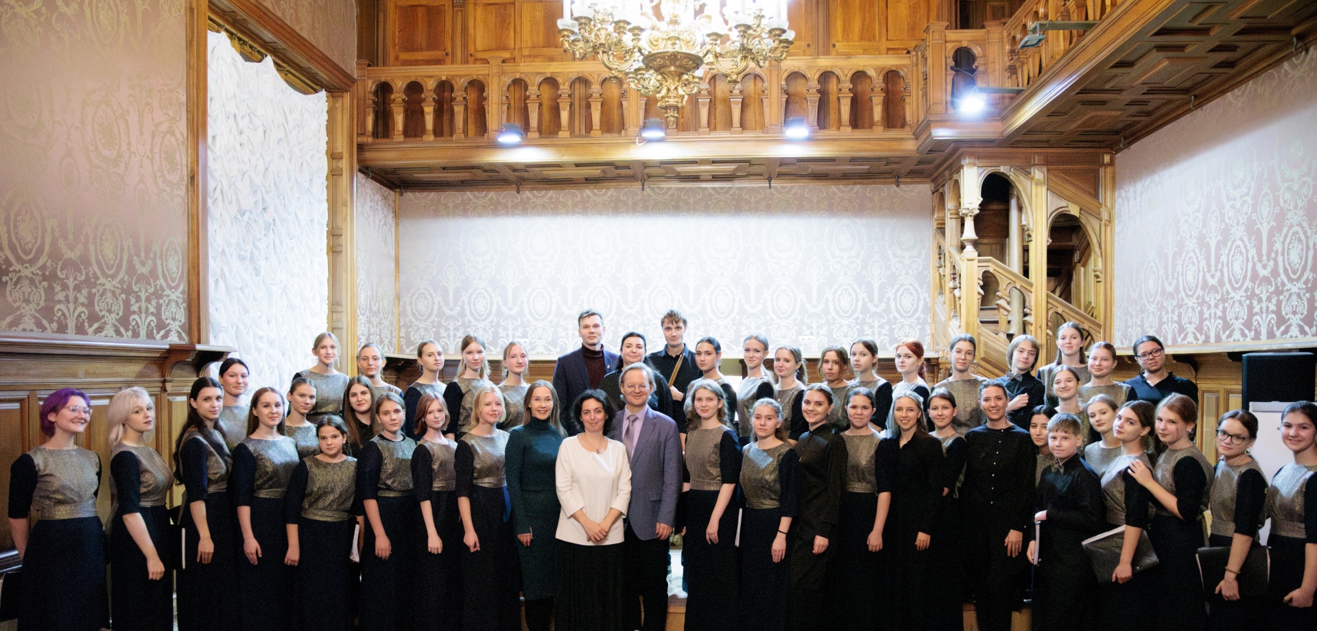 На «Земле детей» живут талантливые музыканты, поэты и художники