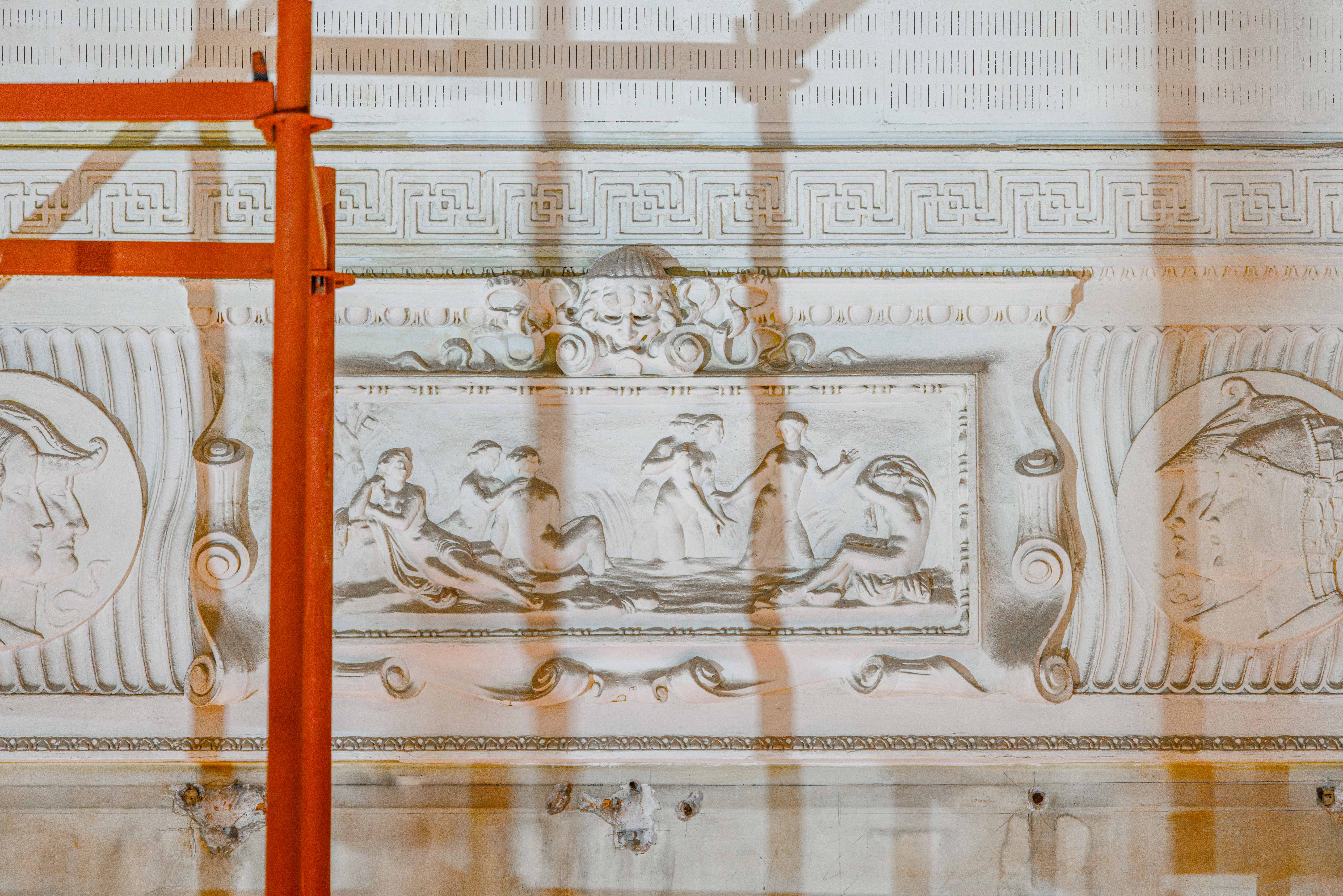 Началась реставрация главного зала Дома Радио1