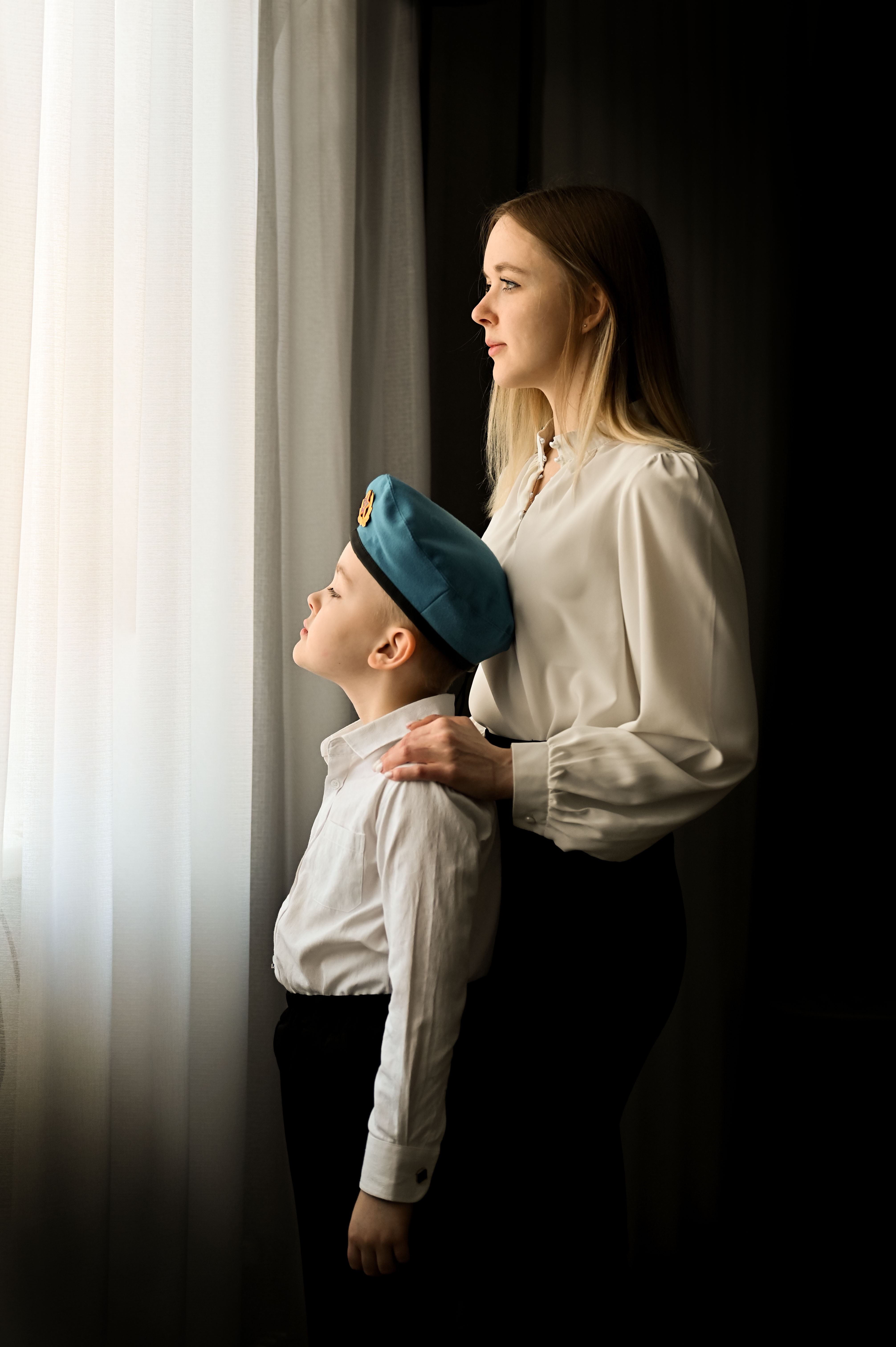 «Мой гений, мой ангел, мой друг» - выставка ко Дню матери3