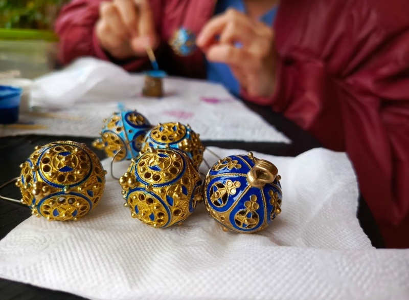 Изготовление пуговиц к костюмам фильма «Сказка о царе Салтане» - это приключенческая история