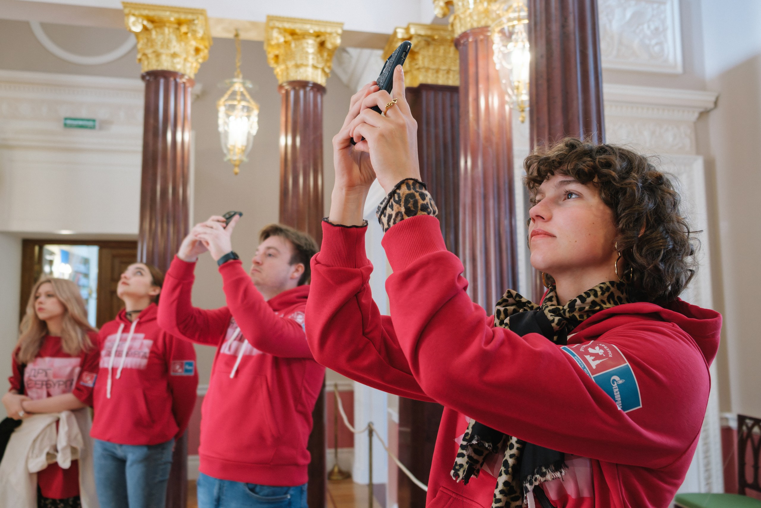 Панно личных апартаментов Екатерины II в ГМЗ «Царское Село» реконструируют с помощью нейросетей 1