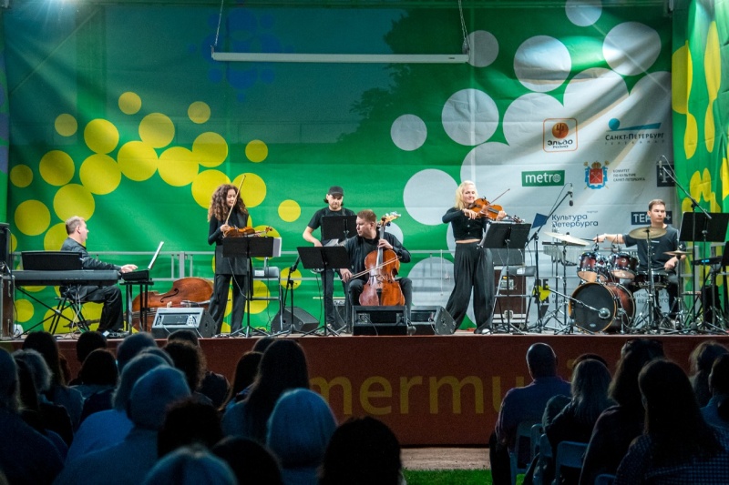 В Ботаническом саду звучали рок-баллады  