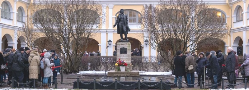 Фото заставки: День памяти А.С. Пушкина. Торжественное собрание во дворе дома на набережной реки Мойки, 12. Источник: museumpushkin.ru. Правообладатель: Всероссийский музей А.С. Пушкина. Фото заставки: День памяти А.С. Пушкина. Торжественное собрание во дворе дома на набережной реки Мойки, 12. Источник: museumpushkin.ru. Правообладатель: Всероссийский музей А.С. Пушкина.