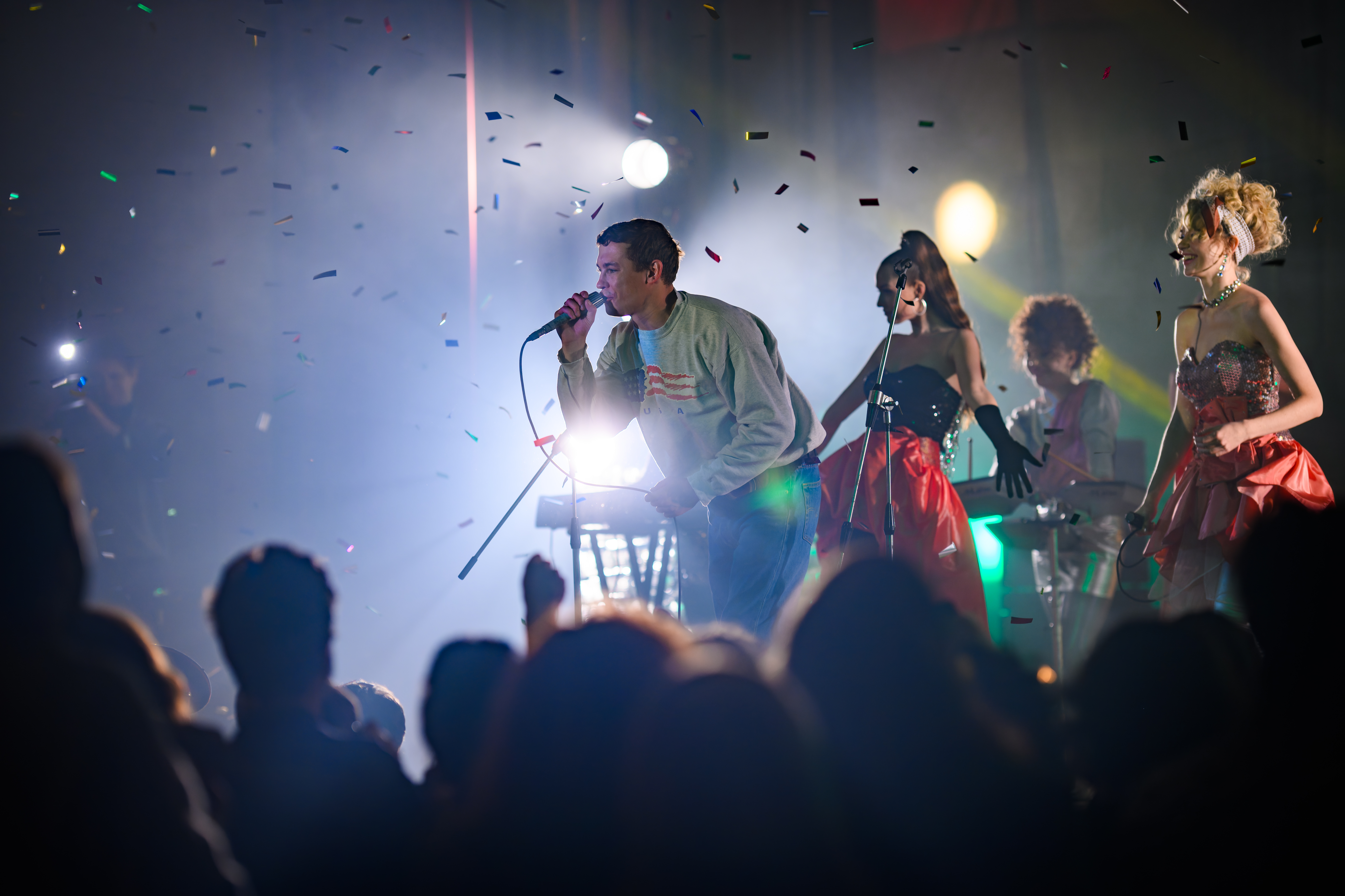 Начались съемки сериала про поп-группу «Комбинация» 3