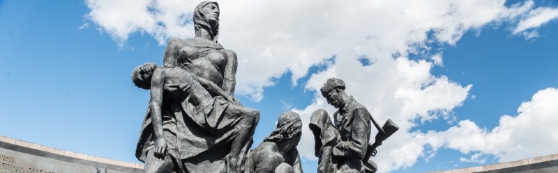 Монумент героическим защитникам Ленинграда на площади Победы. Фото заставки: vk.com/monument_gzl Монумент героическим защитникам Ленинграда на площади Победы. Фото заставки: vk.com/monument_gzl