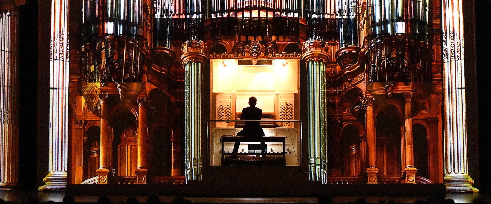 Обложка: В Филармонии сыграют классику в римских пейзажах