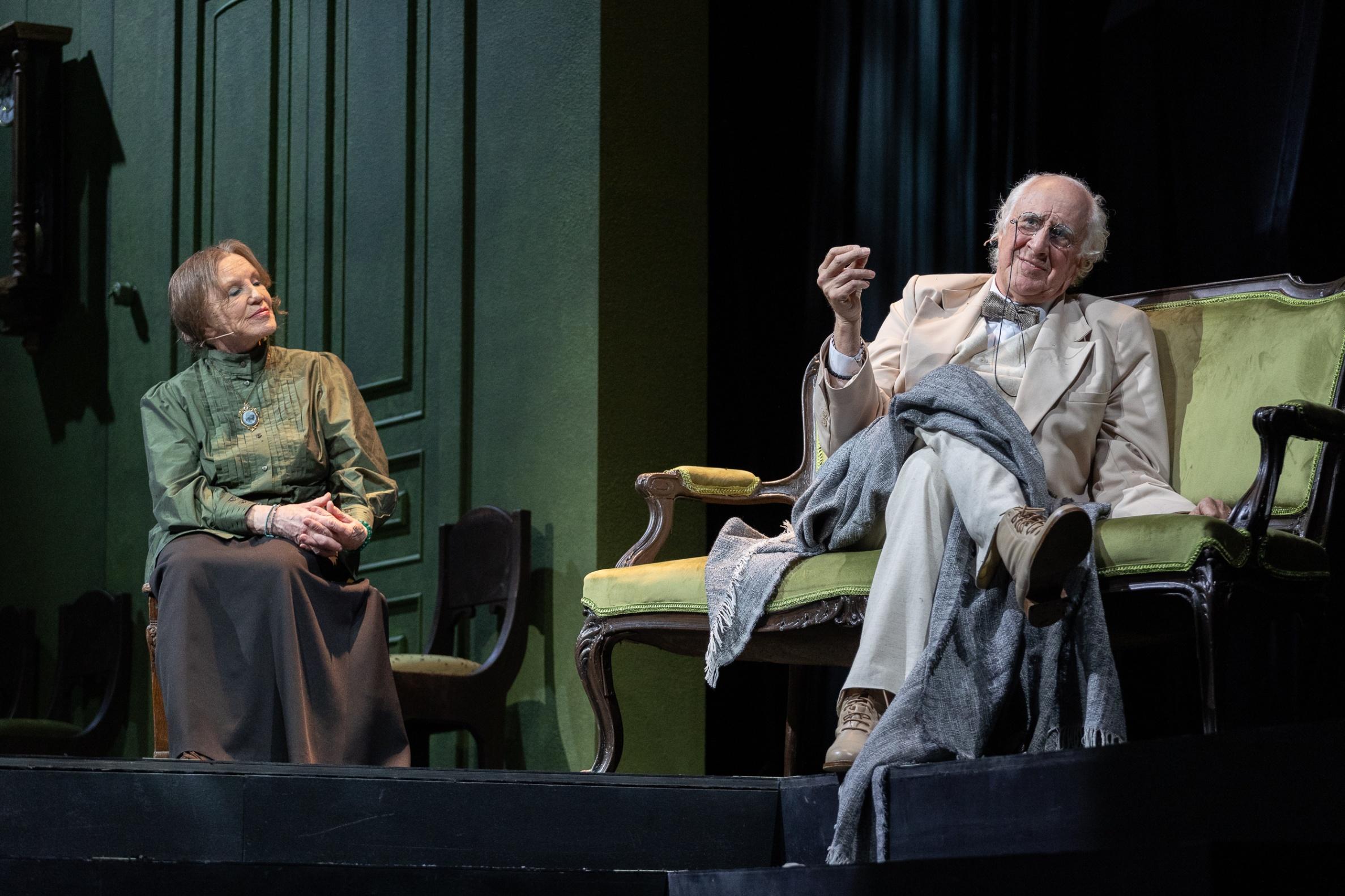 https://lensov-theatre.spb.ru/repertoire/bolshaya-scena/teatralnyj-roman/