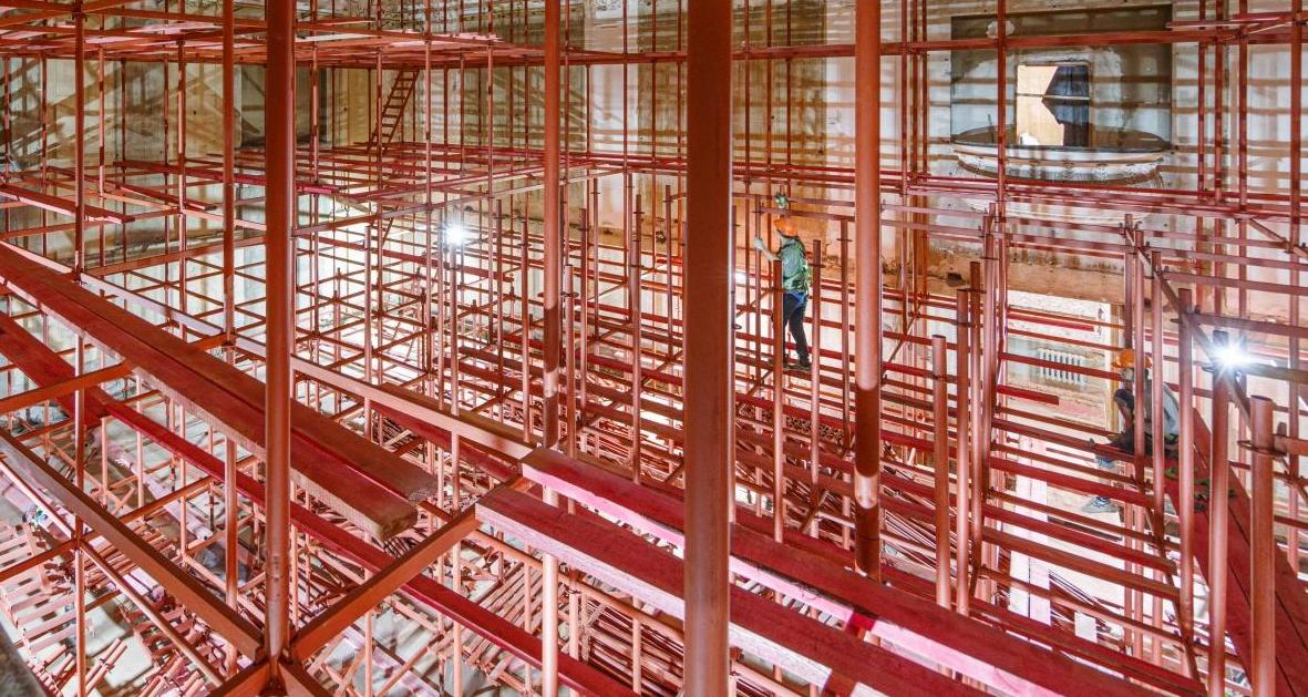 Началась реставрация главного зала Дома Радио