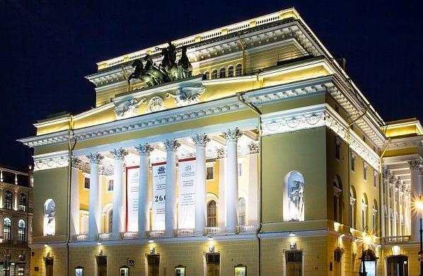 Сегодня  - день рождения первого русского театра