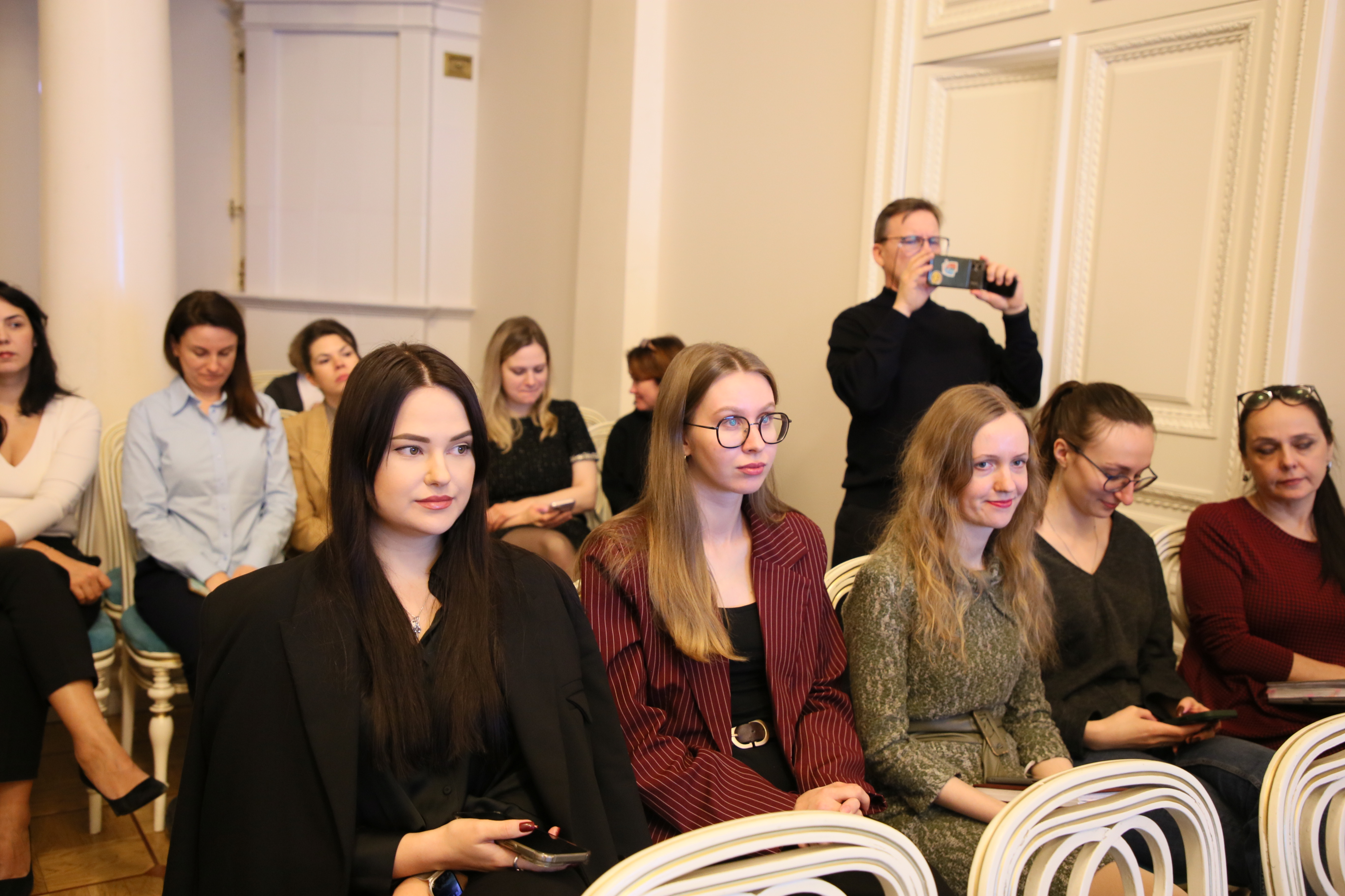 Сотрудники Комитета по культуре прослушали лекции от Общества «Знание»7