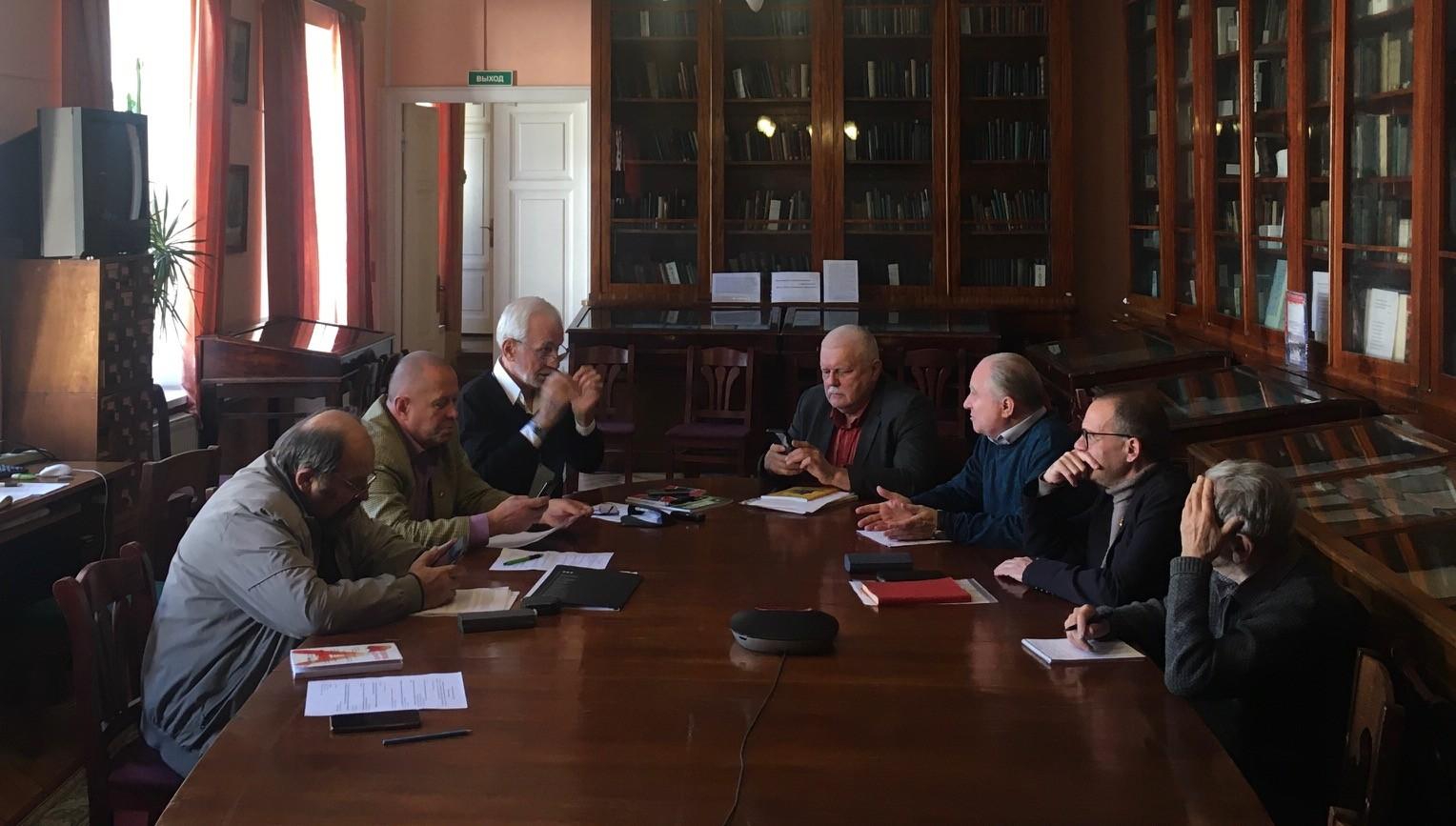 https://nlr.ru/domplekhanova/38/diskussionnyiy-klub