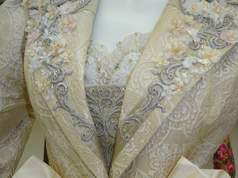 Мода в Эрмитаже: проект памяти Вячеслава Зайцева и Валентина Юдашкина