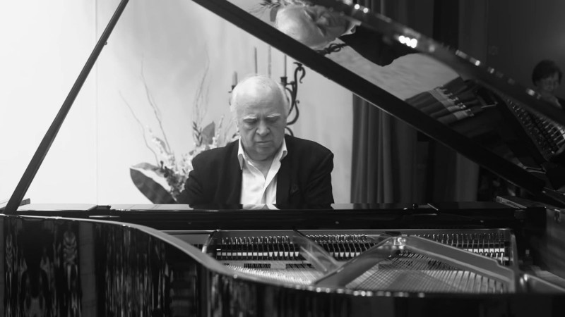 Театр «Зазеркалье» прощается с Сергеем Баневичем