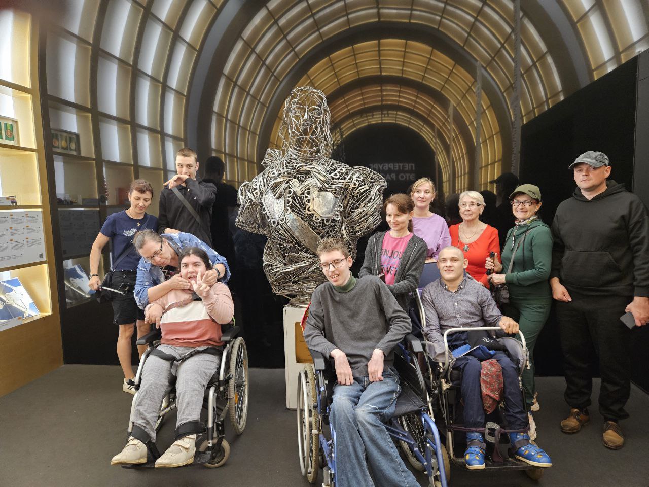 Участники проекта «Многомерность культуры» посетили выставку «Мой Петербург»2