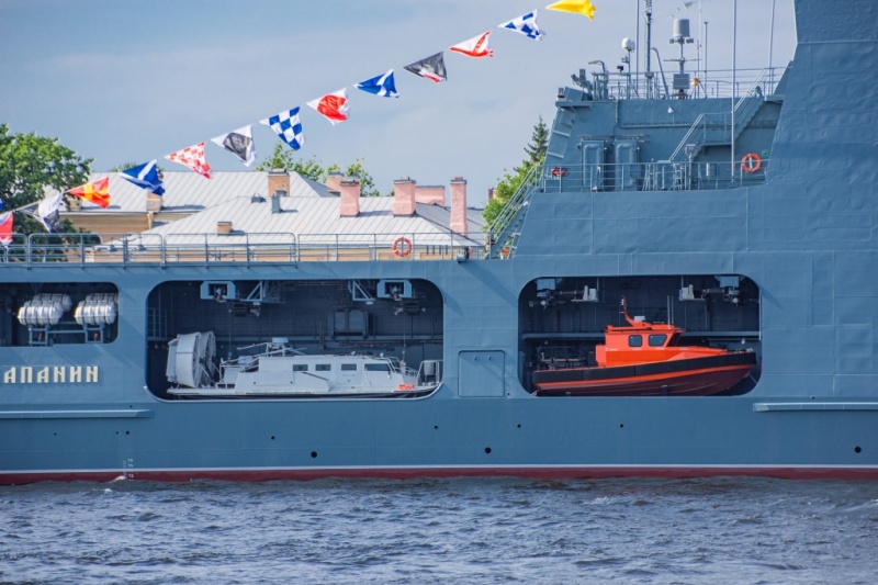 День Военно-морского флота-2024 в Петербурге: мини-фоторепортаж День Военно-морского флота-2024 в Петербурге: мини-фоторепортаж
