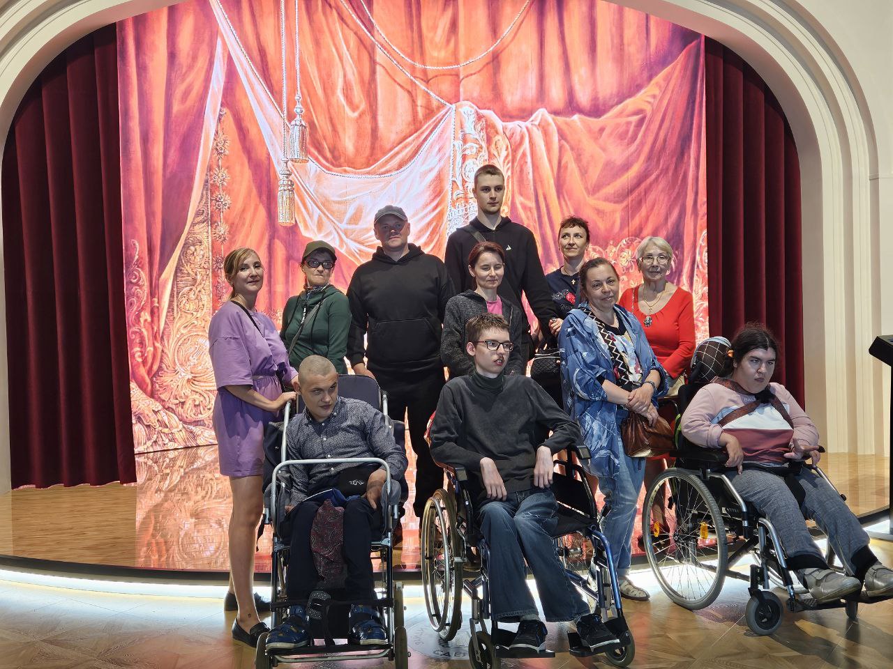 Участники проекта «Многомерность культуры» посетили выставку «Мой Петербург»4