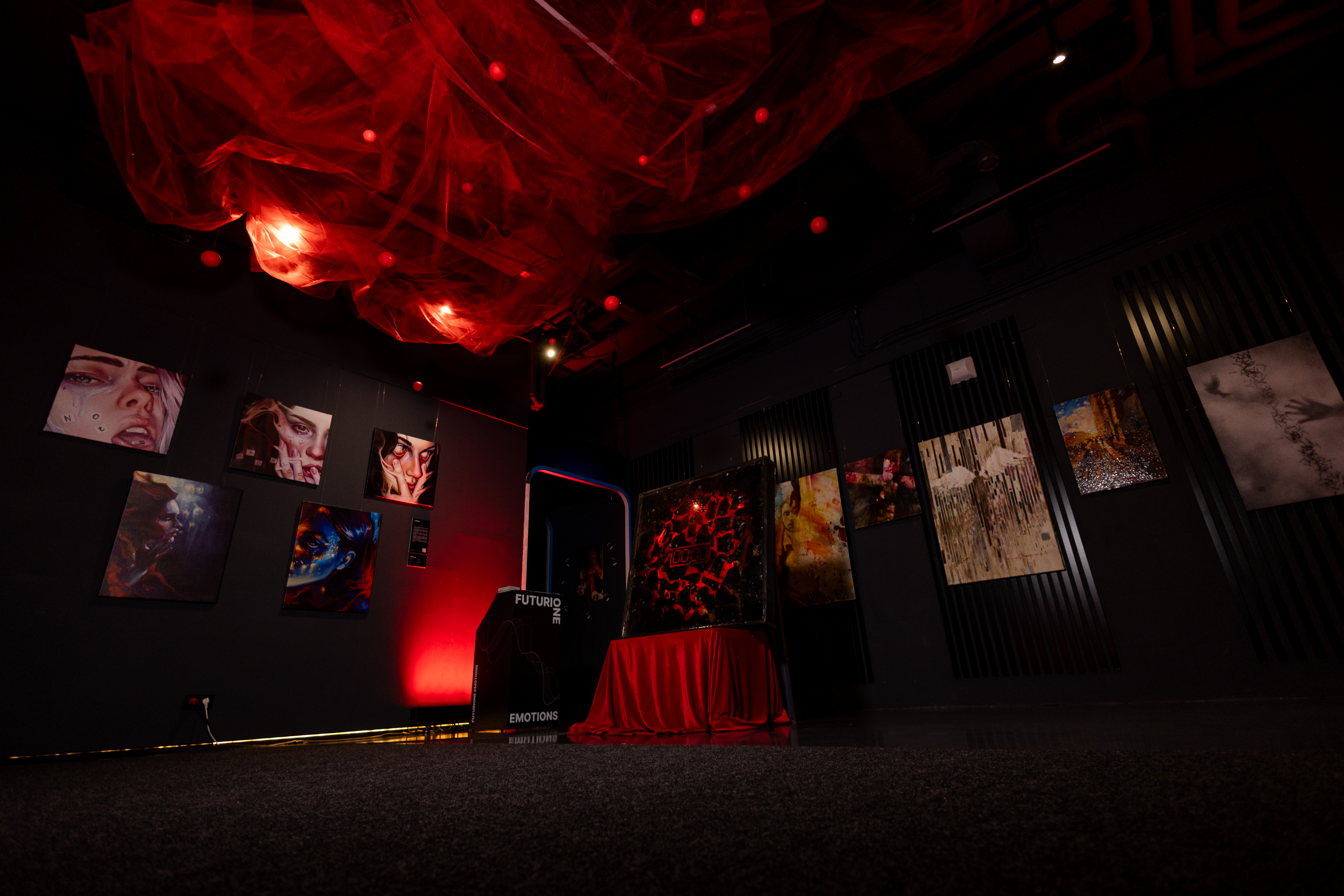 Петербургские художники превратят шрамы в свет5