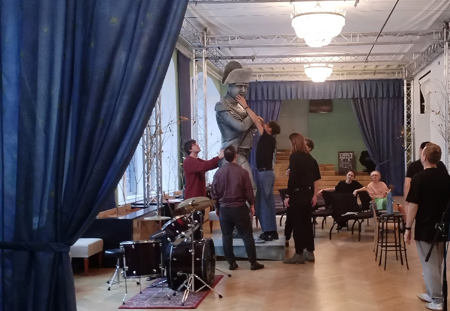 «Заговор мертвых поэтов»: БТК представит вторую часть трилогии «Евгений Онегин»8