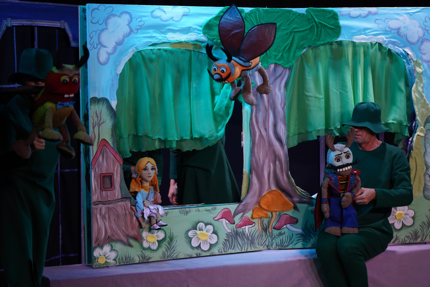 Театр «Золотой кувшин» посетит Петербург с «Большими гастролями»4