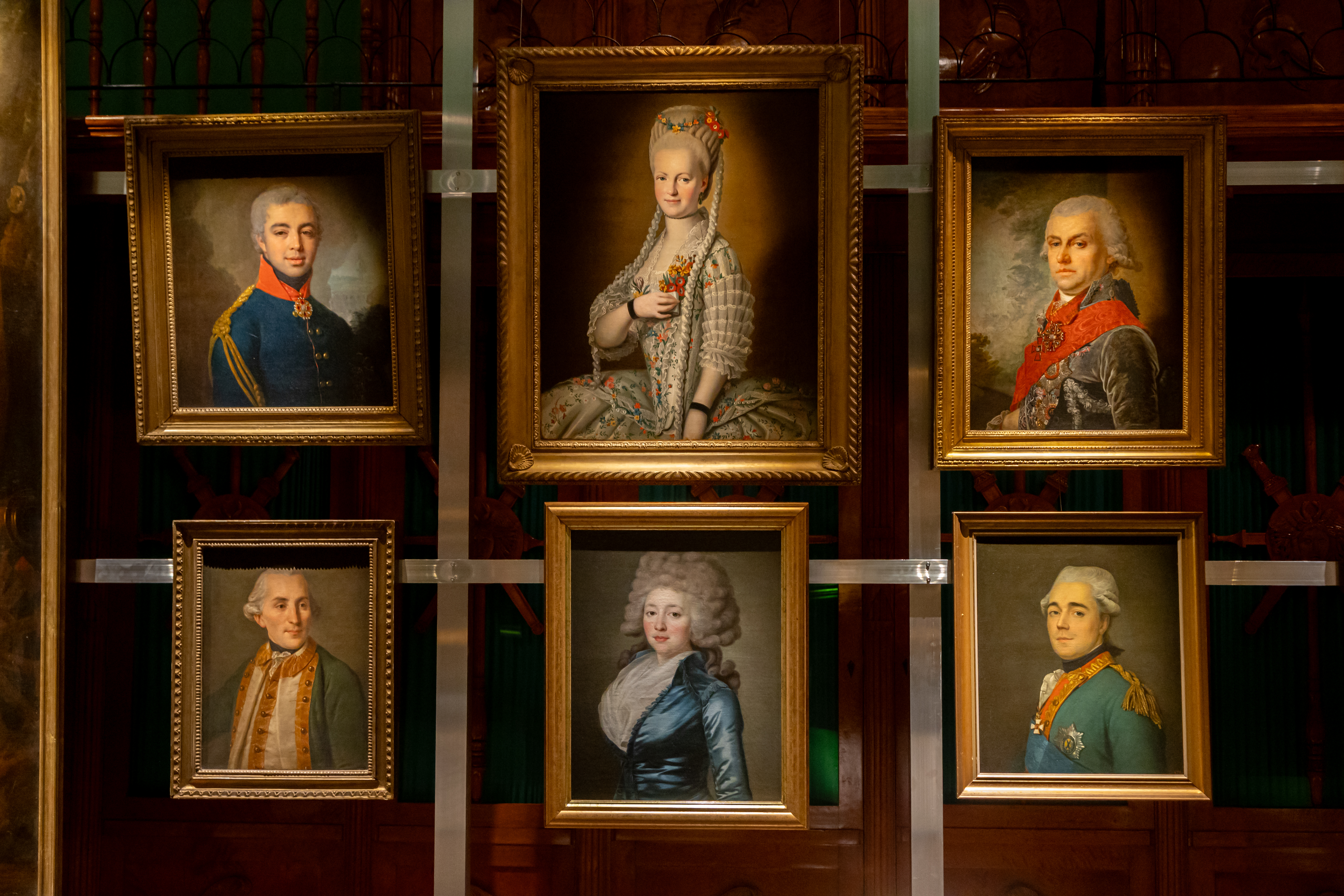 Грандиозная портретная выставка открылась в Русском музее10