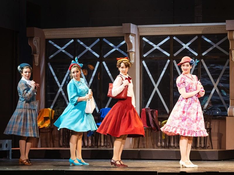 Спектакль «Раскинулось море широко» в Театре музыкальной комедии (Большой зал)